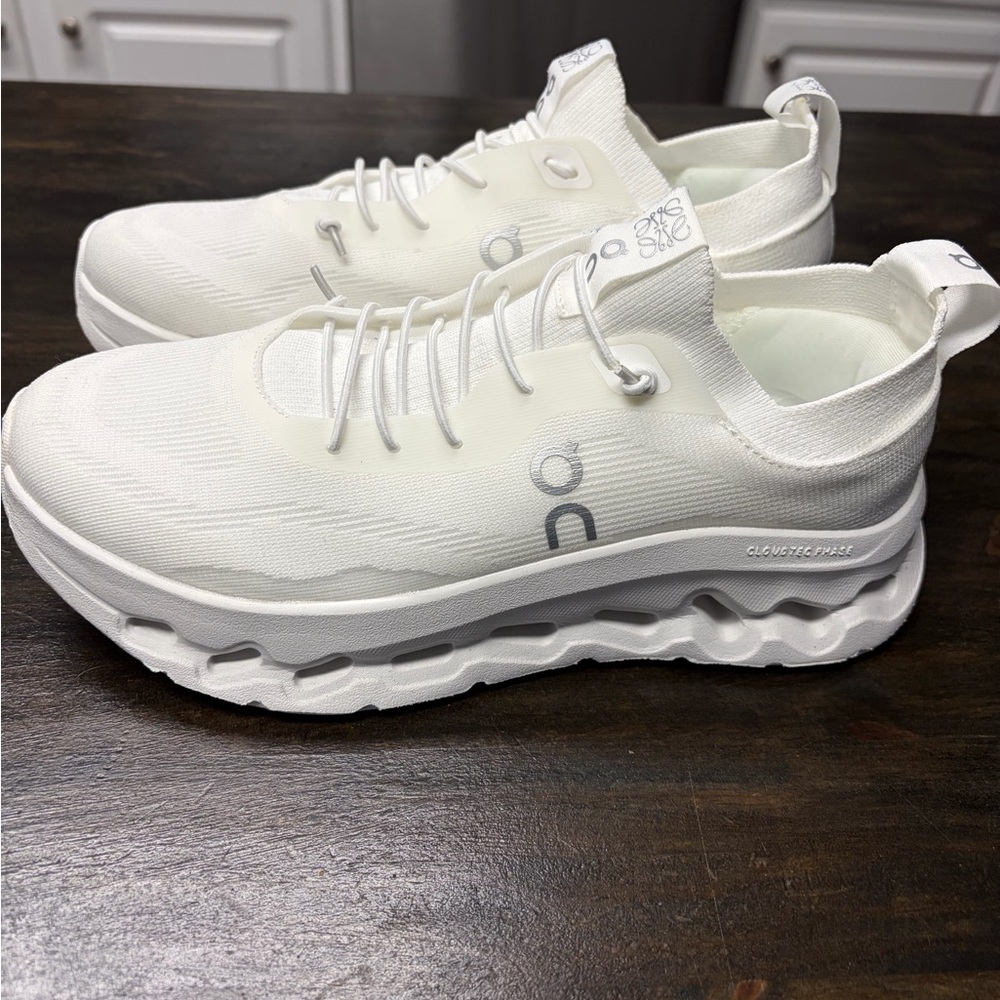On Running CloudTec White Sneakers women’s size 8